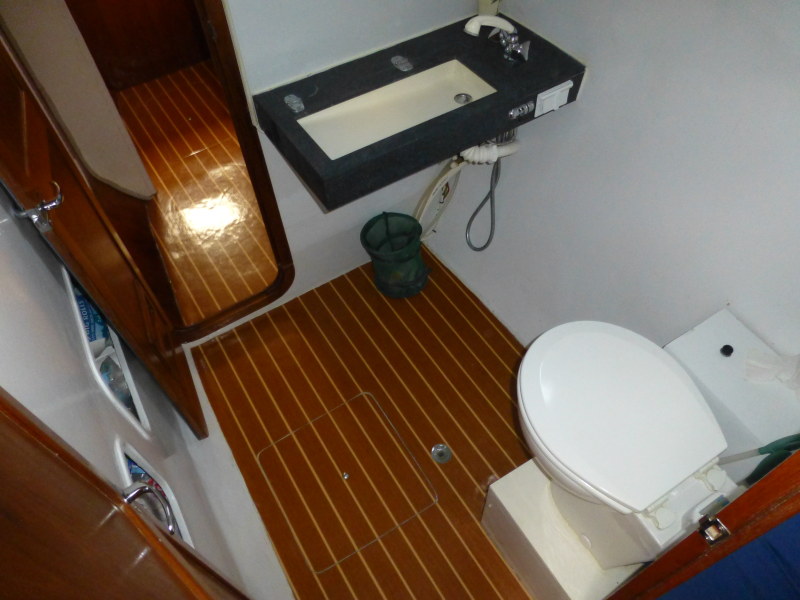 Used Sail Catamaran for Sale 1999 Island Spirit 35 Layout & Accommodations